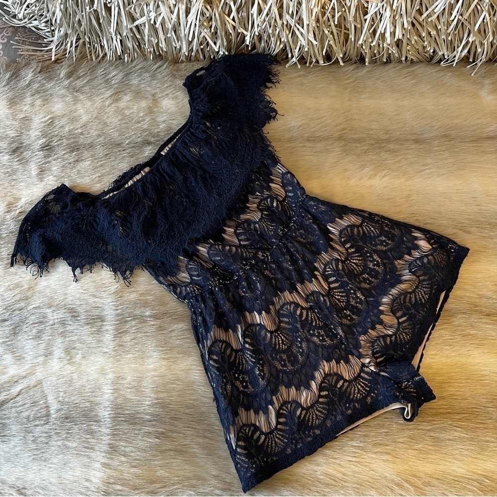 RUE 21 Navy Blue Stretch Lace XS Lined Off Shoulder Short Romper Lightweight